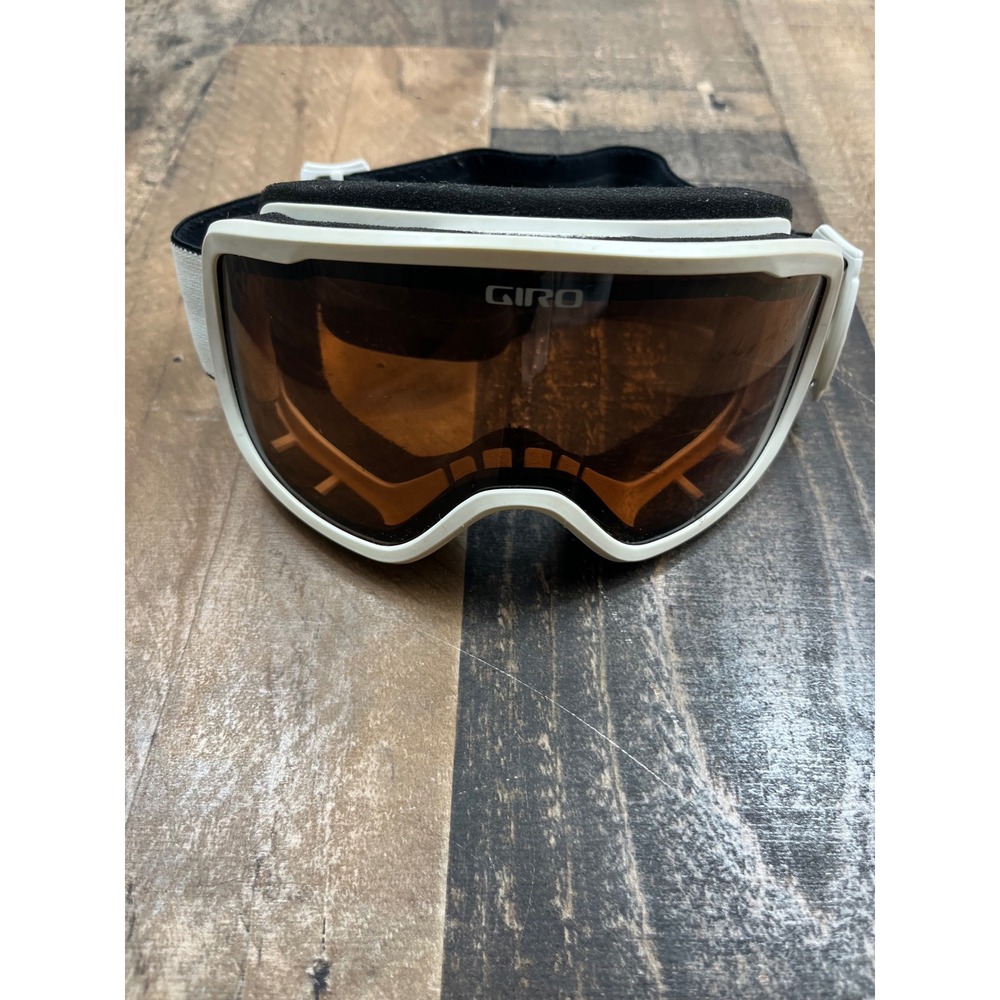 Giro Snow Goggles White Frame Amber Lens Ski Snowboard Adjustable Strap Logo